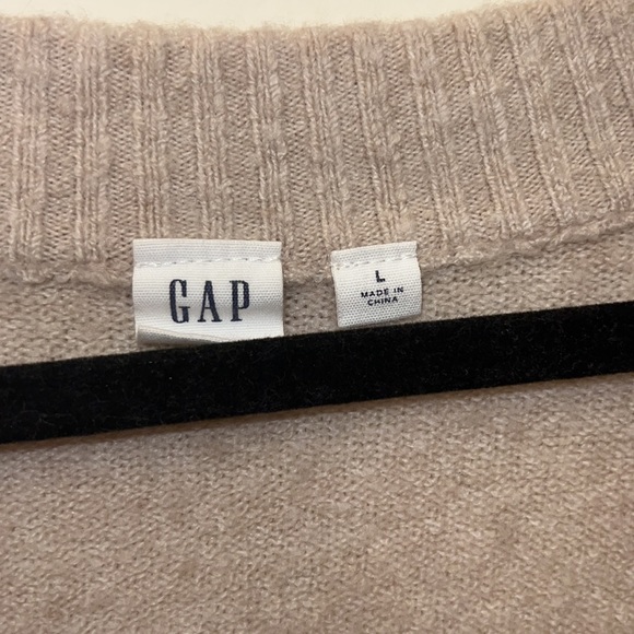 Super Soft, V Neck Sweater from Gap - Picture 3 of 4